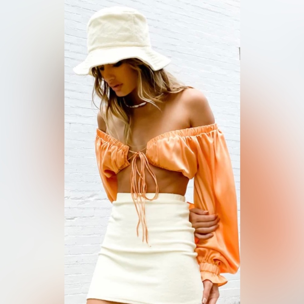 Beginning  boutique crop top